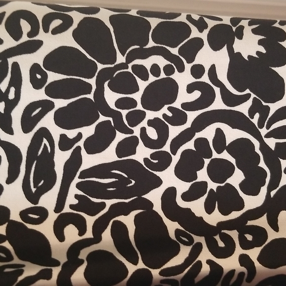 Donna Morgan Blk/Wht Floral Dress Size 6 - Picture 4 of 6